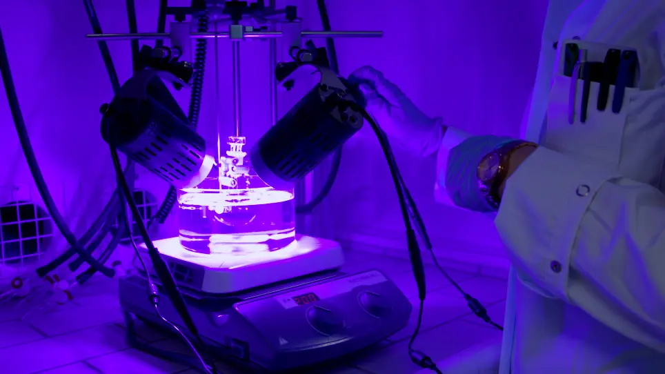 Preparazione di nanoparticelle in lega di palladio d'argento per la catalisi plasmonica sotto illuminazione a luce visibile